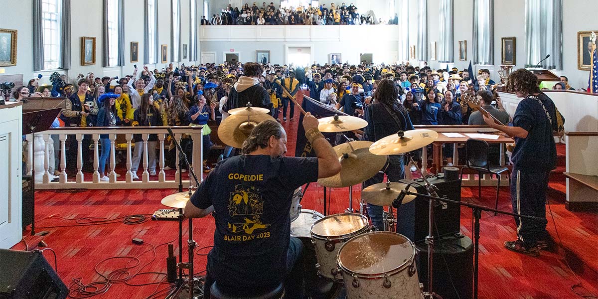 blue and gold chapel