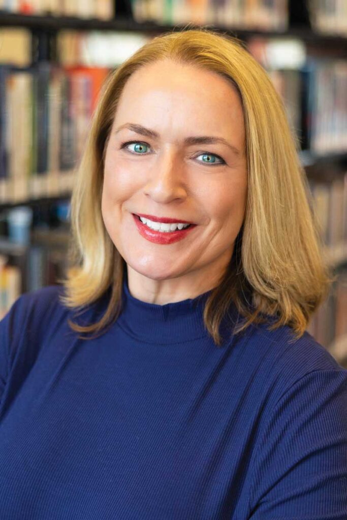 Carrie Harrington Headshot